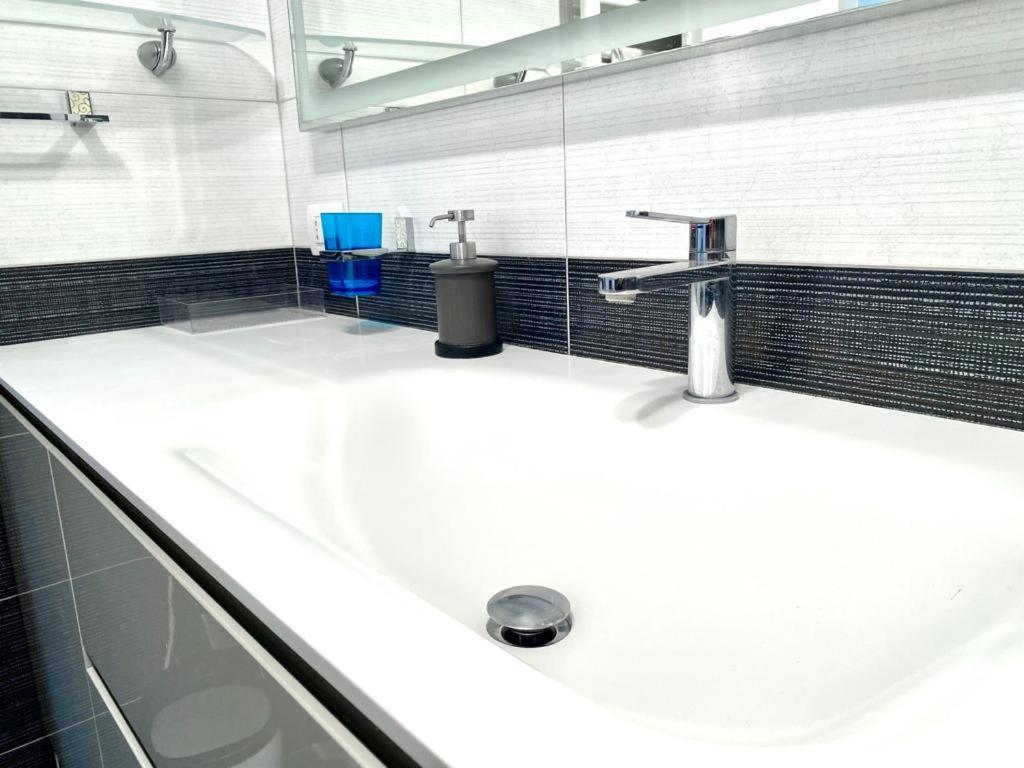 Mpm - Belinzaghi 5 6 Pax Appartement Milaan Buitenkant foto
